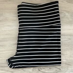 Athleta Women’s Elation Stripe Legging Black and White Size Medium